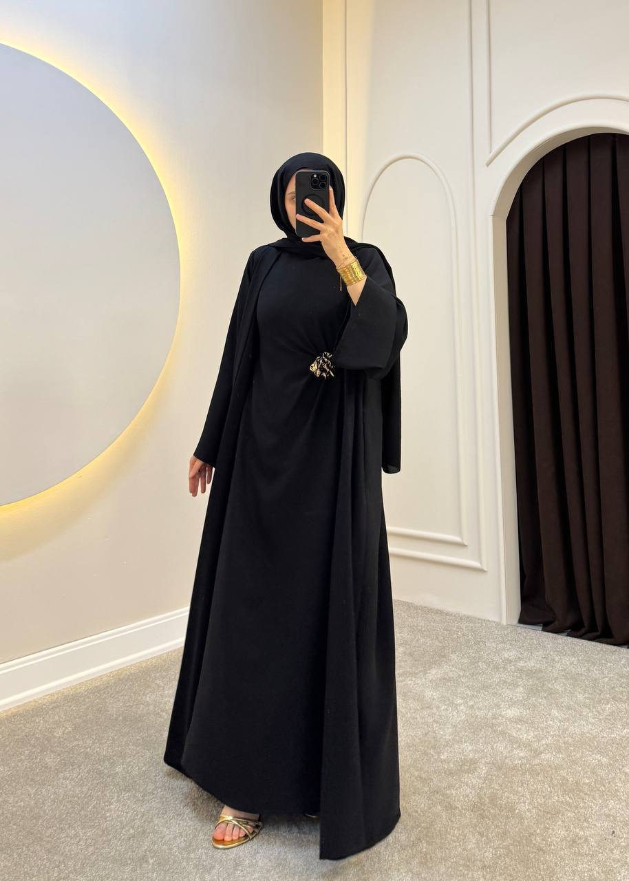 Noir Brooch Abaya Set