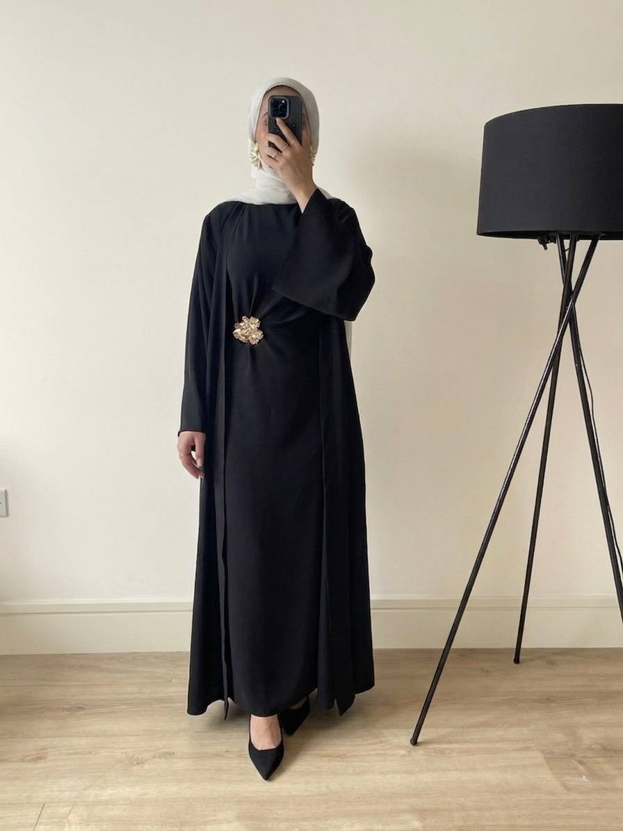 Noir Brooch Abaya Set